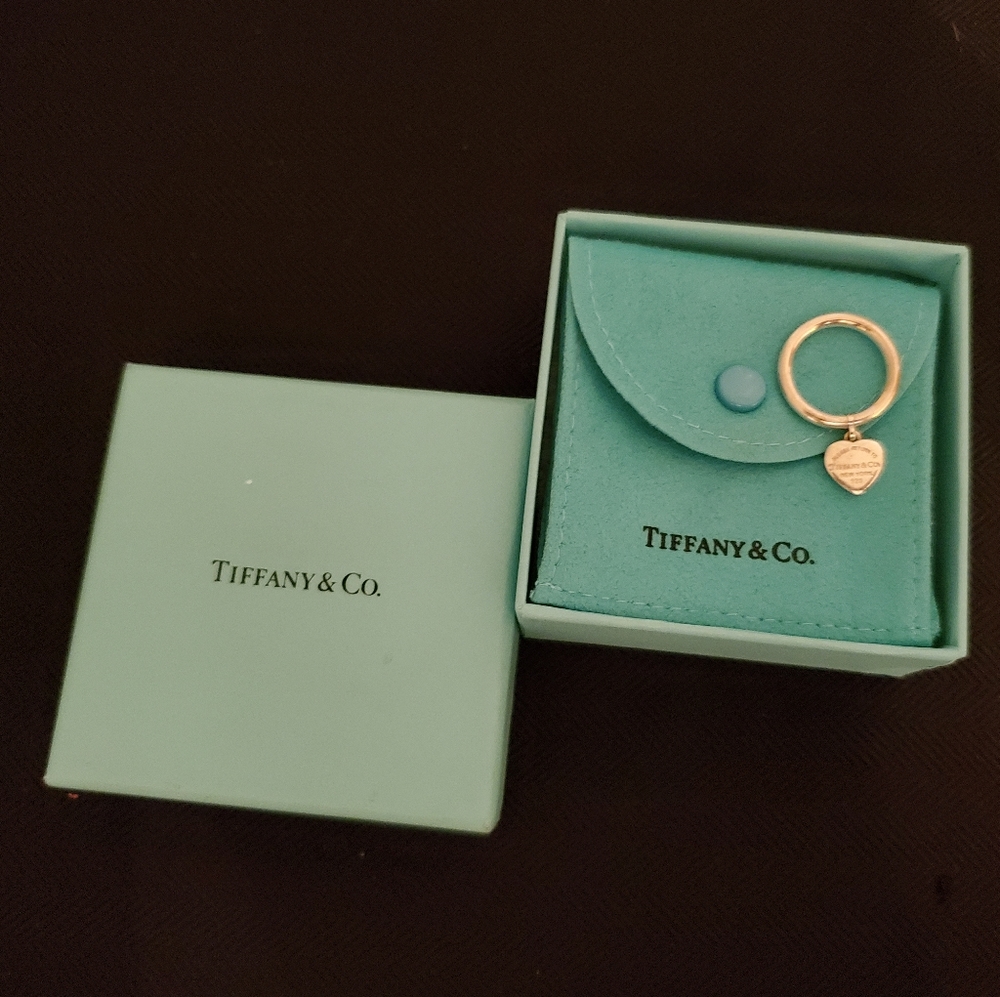 Tiffany & Co Return to heart dangling charm ring